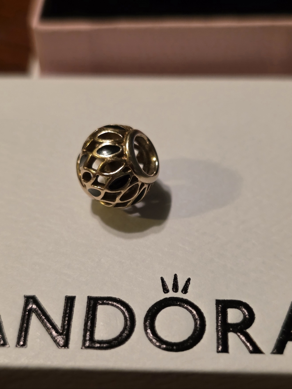 RETIRED PANDORA 14K GOLD W BLACK ENAMEL ROYAL VICTORIAN CHARM - 7500814EN16 ALE